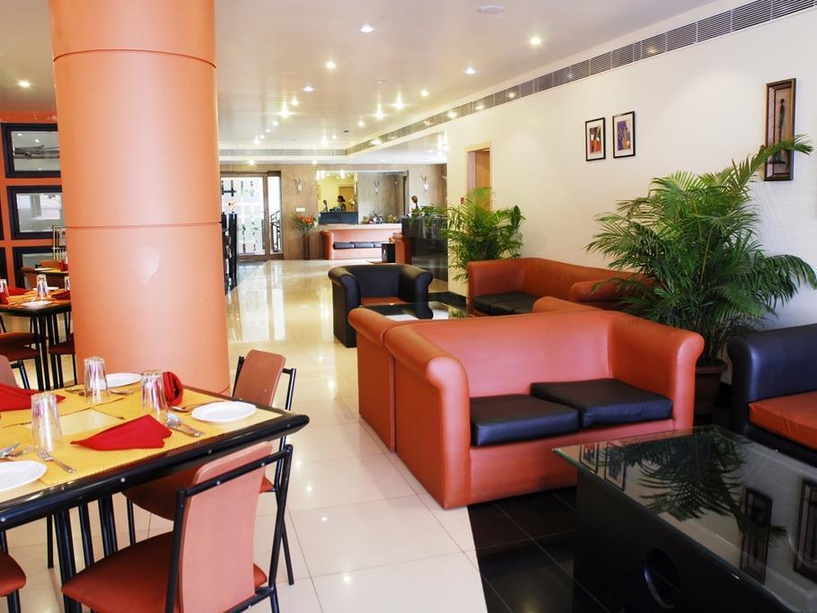 Vishwaratna Hotel Ґувахаті Екстер'єр фото