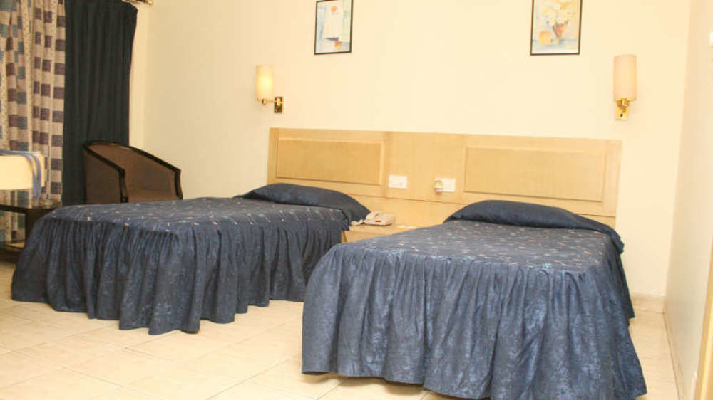 Vishwaratna Hotel Ґувахаті Екстер'єр фото