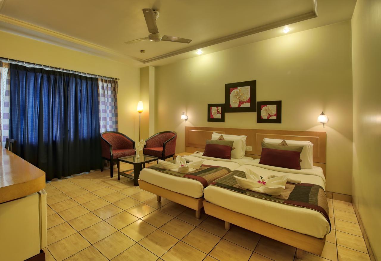 Vishwaratna Hotel Ґувахаті Екстер'єр фото