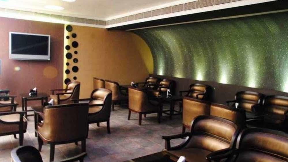 Vishwaratna Hotel Ґувахаті Екстер'єр фото