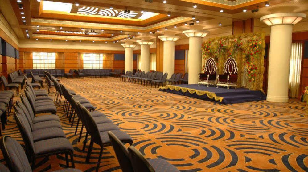 Vishwaratna Hotel Ґувахаті Екстер'єр фото