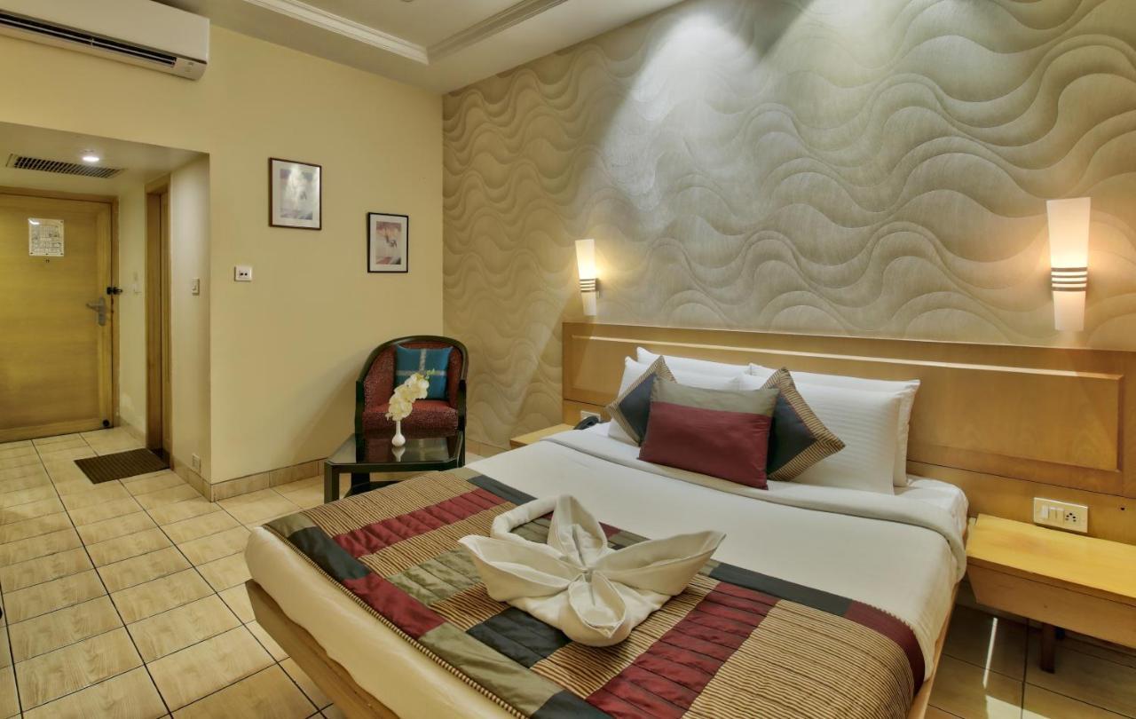 Vishwaratna Hotel Ґувахаті Екстер'єр фото
