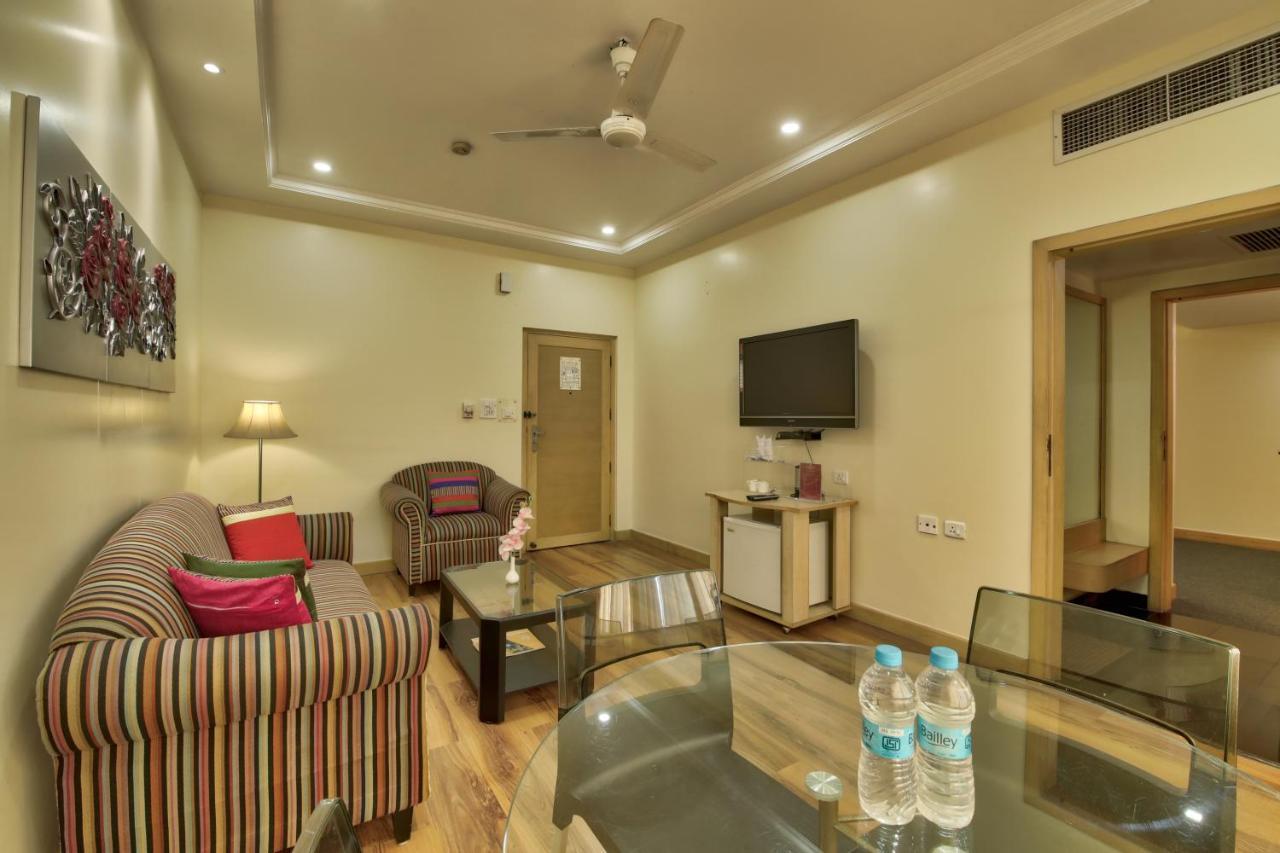 Vishwaratna Hotel Ґувахаті Екстер'єр фото