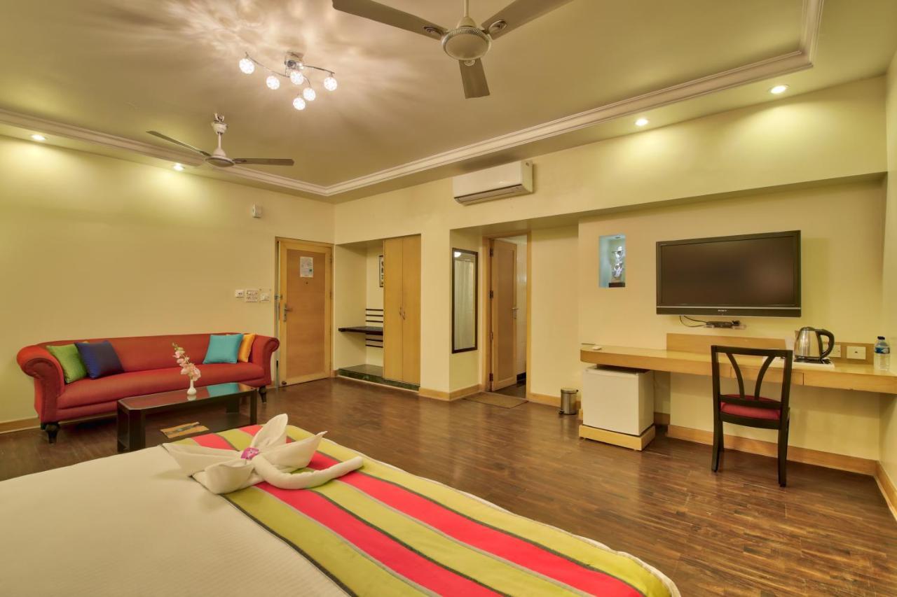 Vishwaratna Hotel Ґувахаті Екстер'єр фото